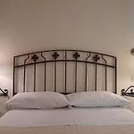 Marta Guest House
